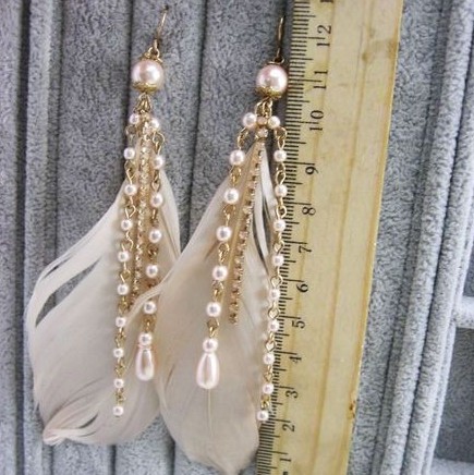 Fan-shaped earrings